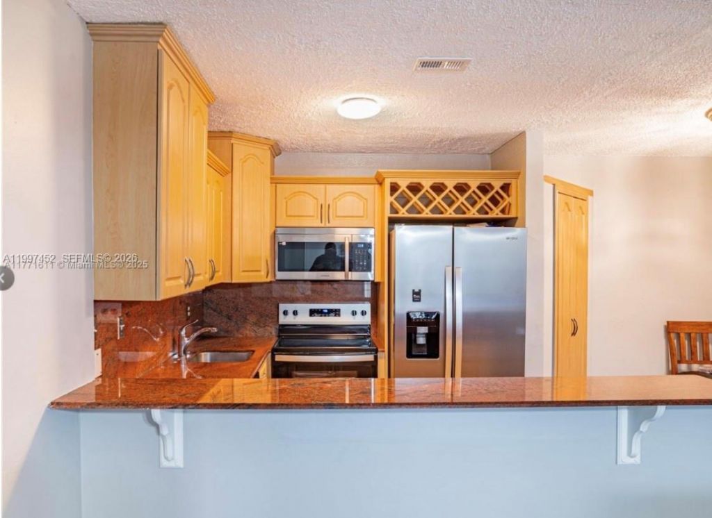 6545 W 27th Ct, Unit 24-47, Hialeah, FL 33016 Photo