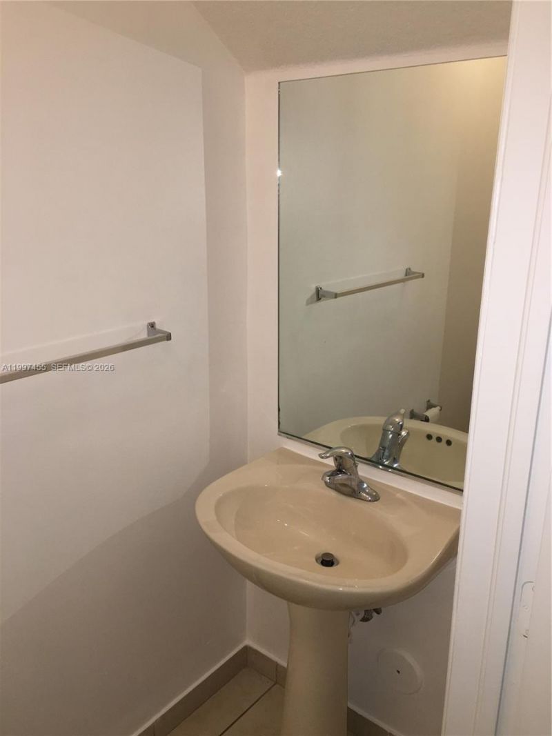 962 SW 143rd Ave , Unit 2207, Pembroke Pines, FL 33027 Photo