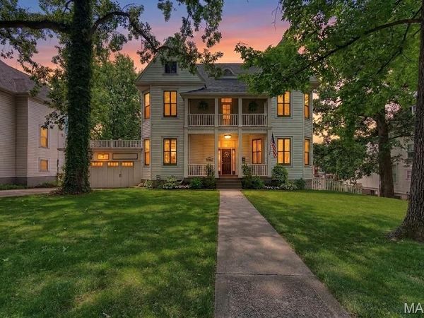 7324 Vine Avenue, St Louis, MO 63143