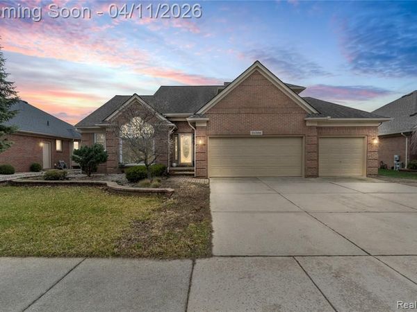 21266 Summerfield Drive, Macomb Twp, MI 48044