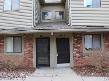 21960 INDIAN CREEK Drive , Farmington Hills, MI 48335