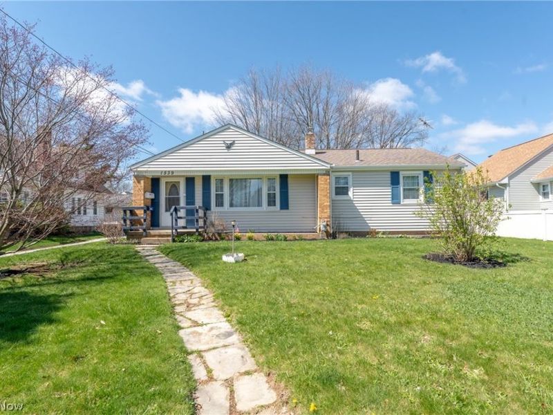 1539 Parkway Boulevard, Alliance, OH 44601 Photo 2