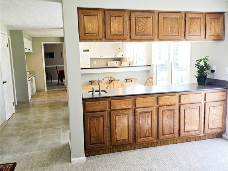 9898 Lakeview Circle , Strongsville, OH 44136 Photo 7