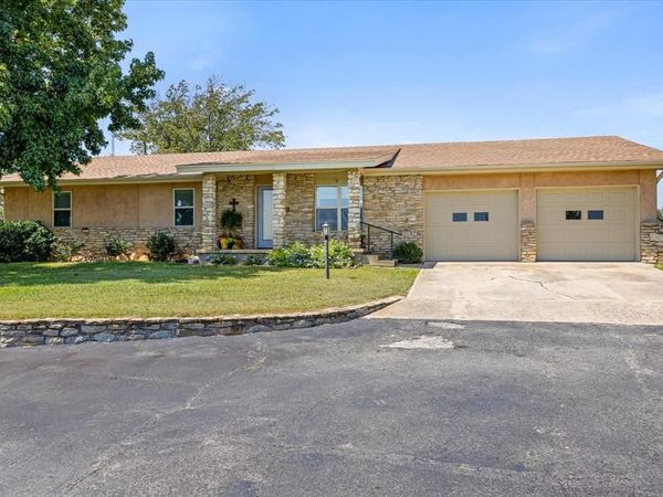 17305 N US Highway 281, Hico, TX 76457