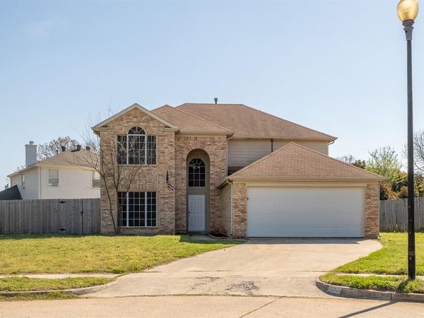322 Thousand Oaks Drive , Lake Dallas, TX 75065