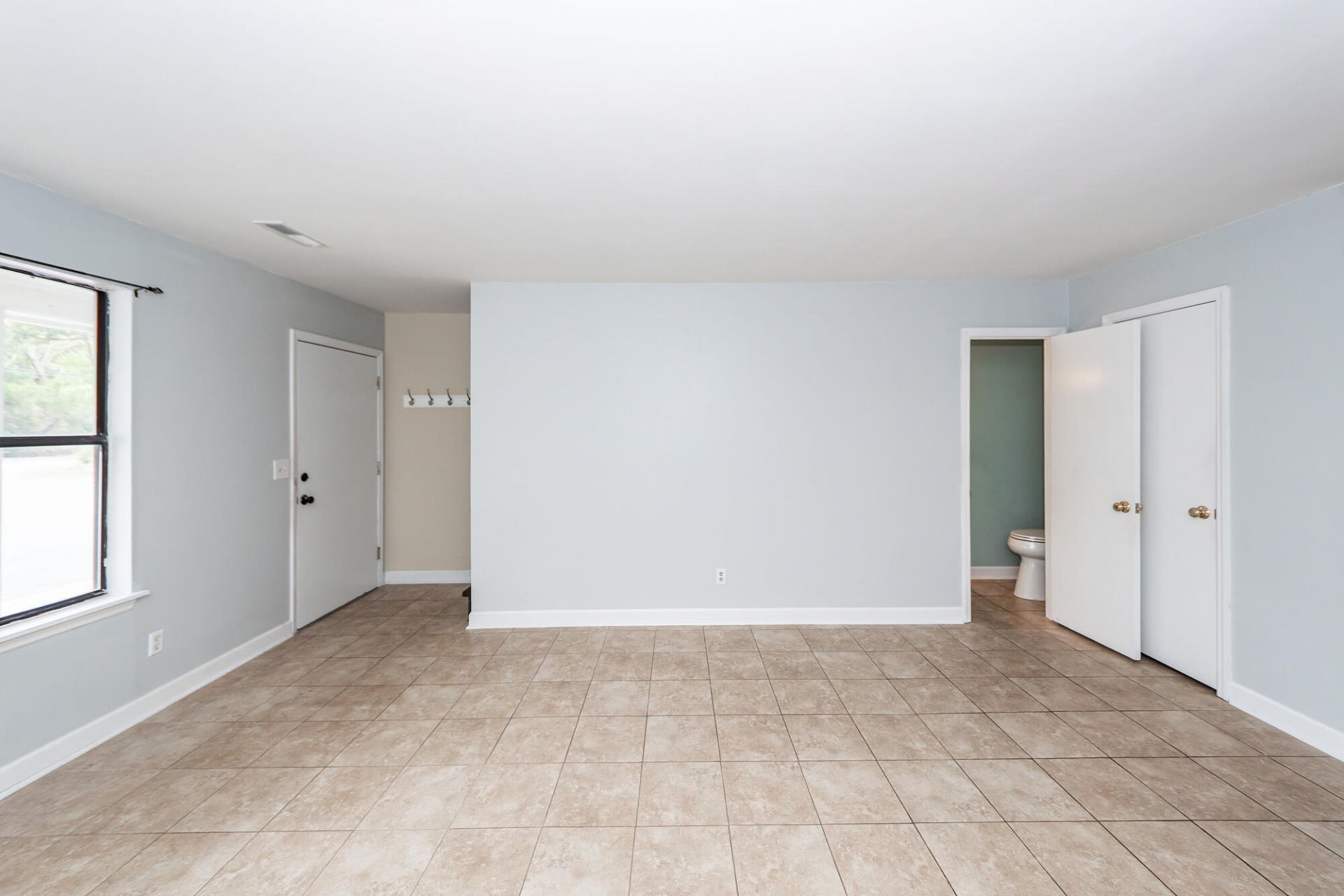 1154 Julian Clark Road Photo 7