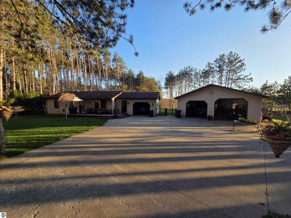 4179 Bridlewood Drive, Traverse City, MI 49685