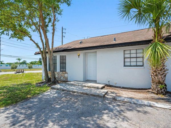501 ST. MICHAELS WAY , Unit 520, TARPON SPRINGS, FL 34689