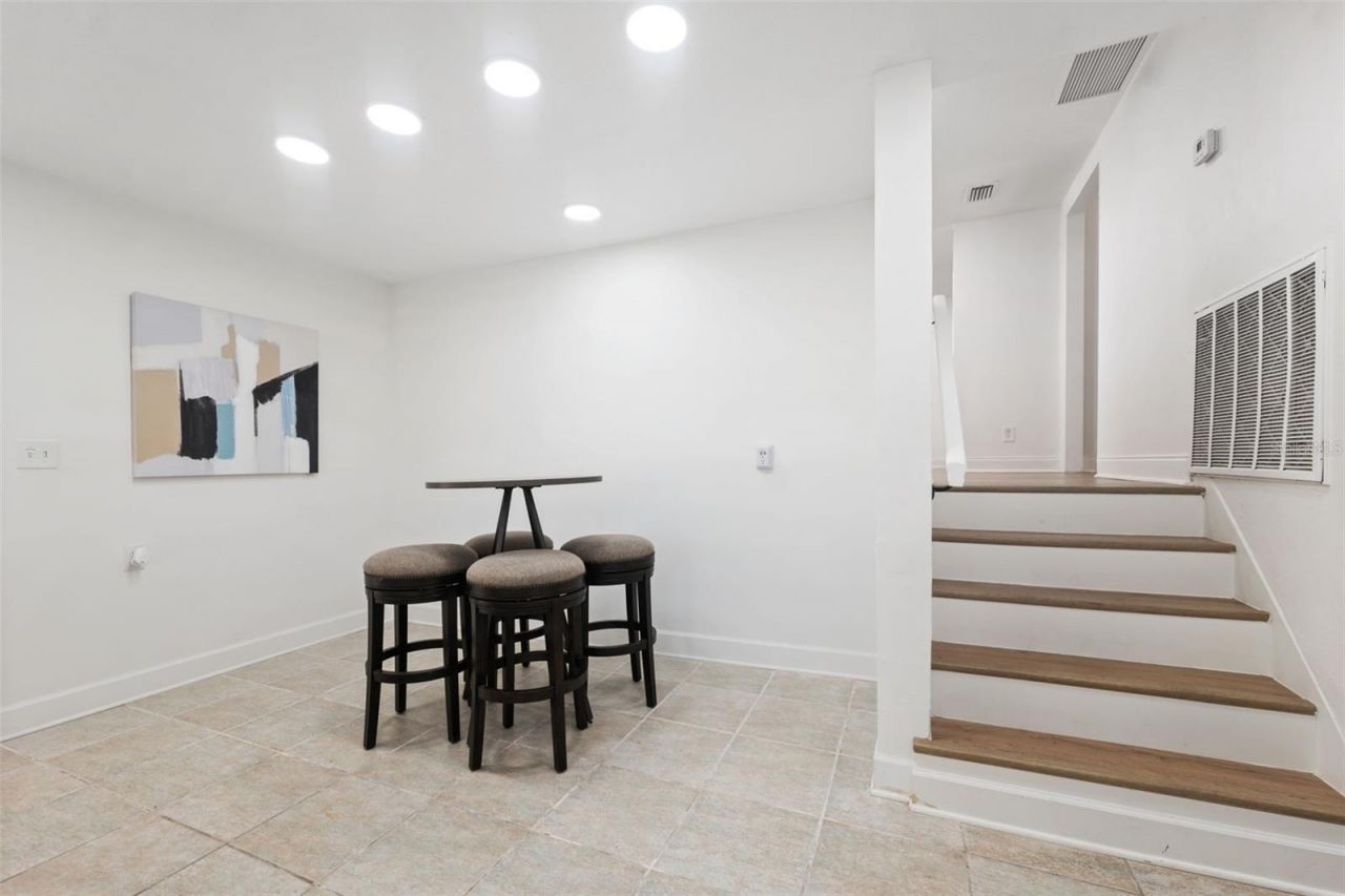 900 79th Street S, Saint Petersburg, FL 33707 Photo