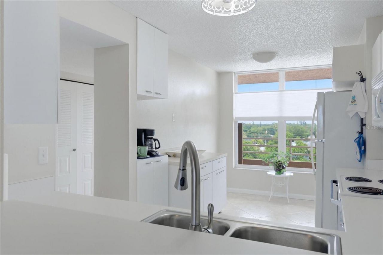 3740 Pinebrook Circle, Unit 604, Bradenton, FL 34209 Photo