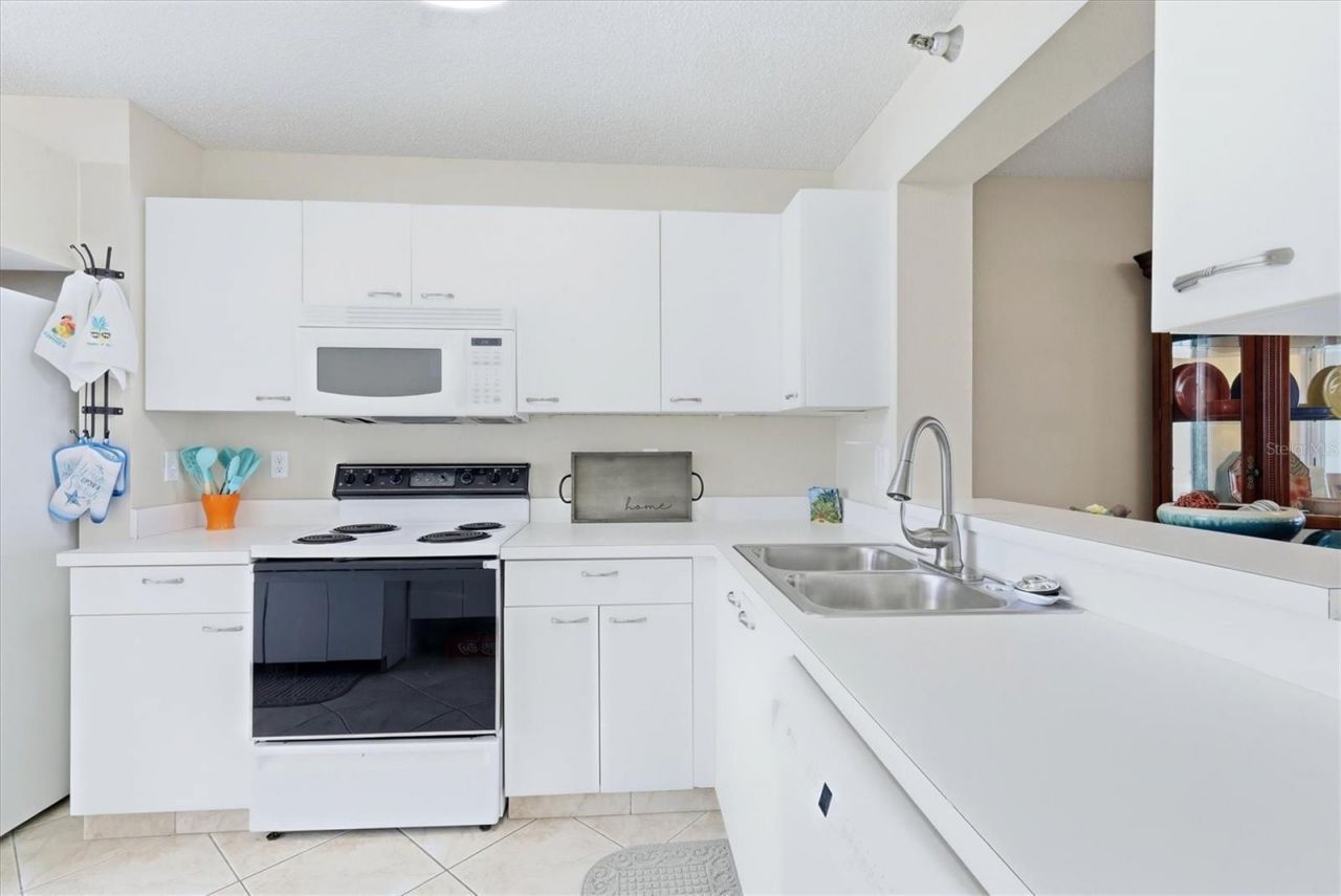 3740 Pinebrook Circle, Unit 604, Bradenton, FL 34209 Photo