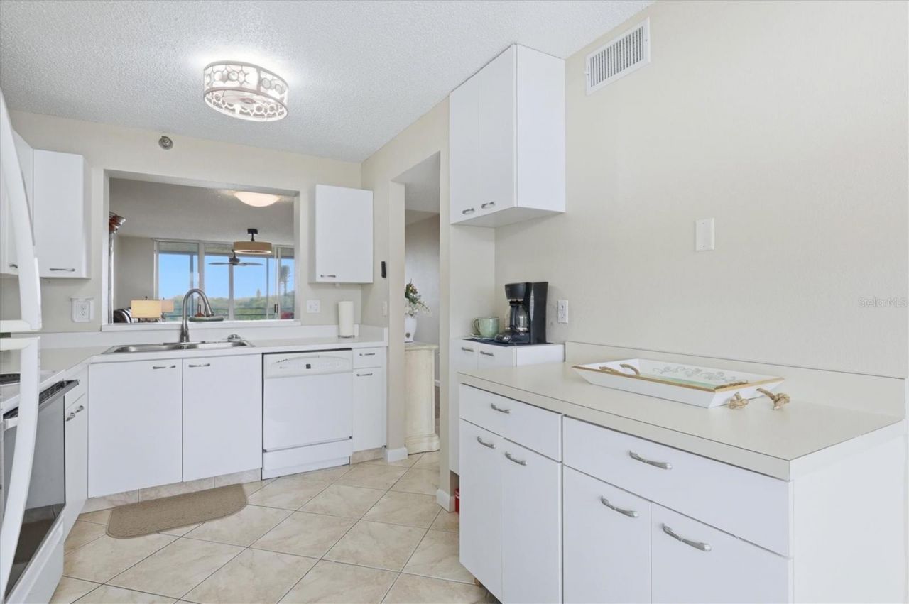 3740 Pinebrook Circle, Unit 604, Bradenton, FL 34209 Photo