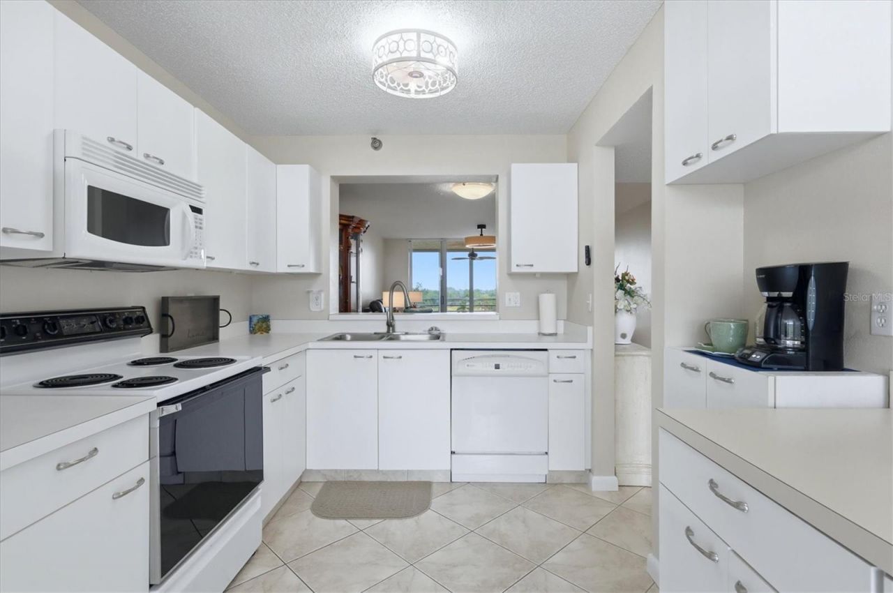 3740 Pinebrook Circle, Unit 604, Bradenton, FL 34209 Photo