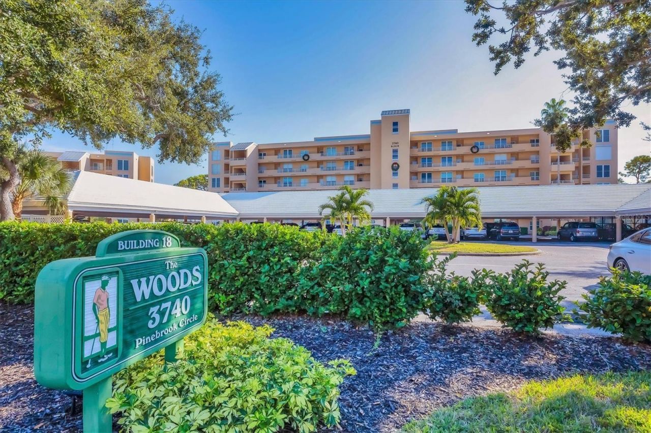 3740 Pinebrook Circle, Unit 604, Bradenton, FL 34209 Photo
