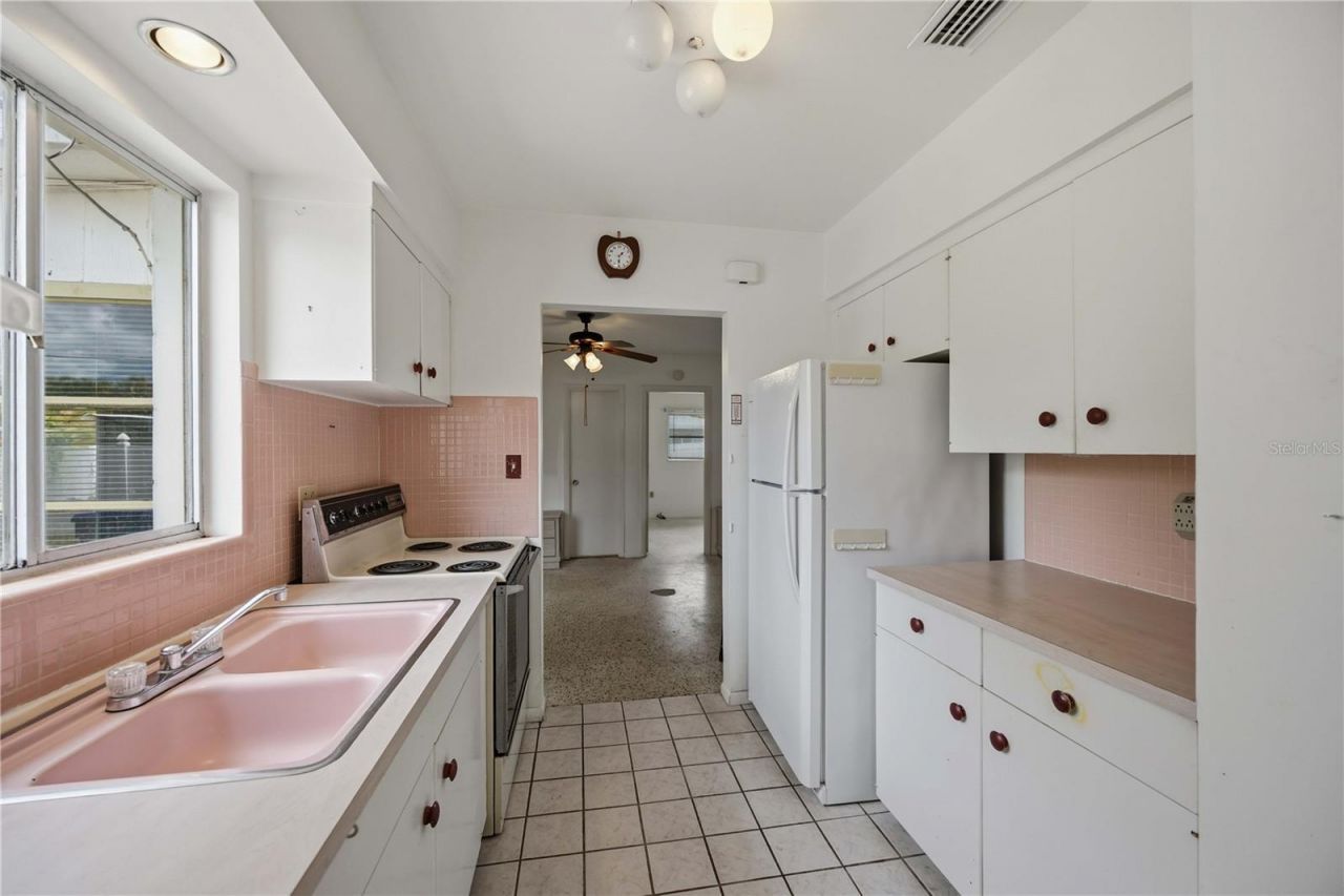309 Base Avenue E, Venice, FL 34285 Photo