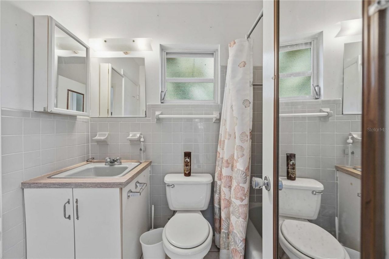 309 Base Avenue E, Venice, FL 34285 Photo