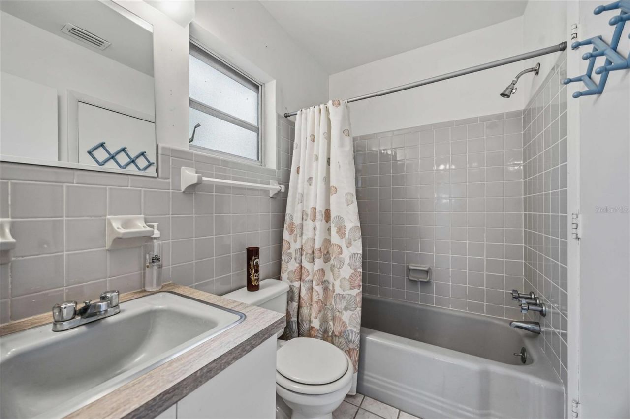 309 Base Avenue E, Venice, FL 34285 Photo