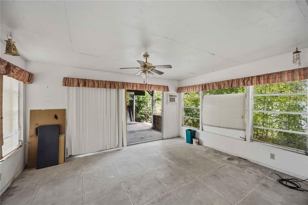 309 Base Avenue E, Venice, FL 34285 Photo