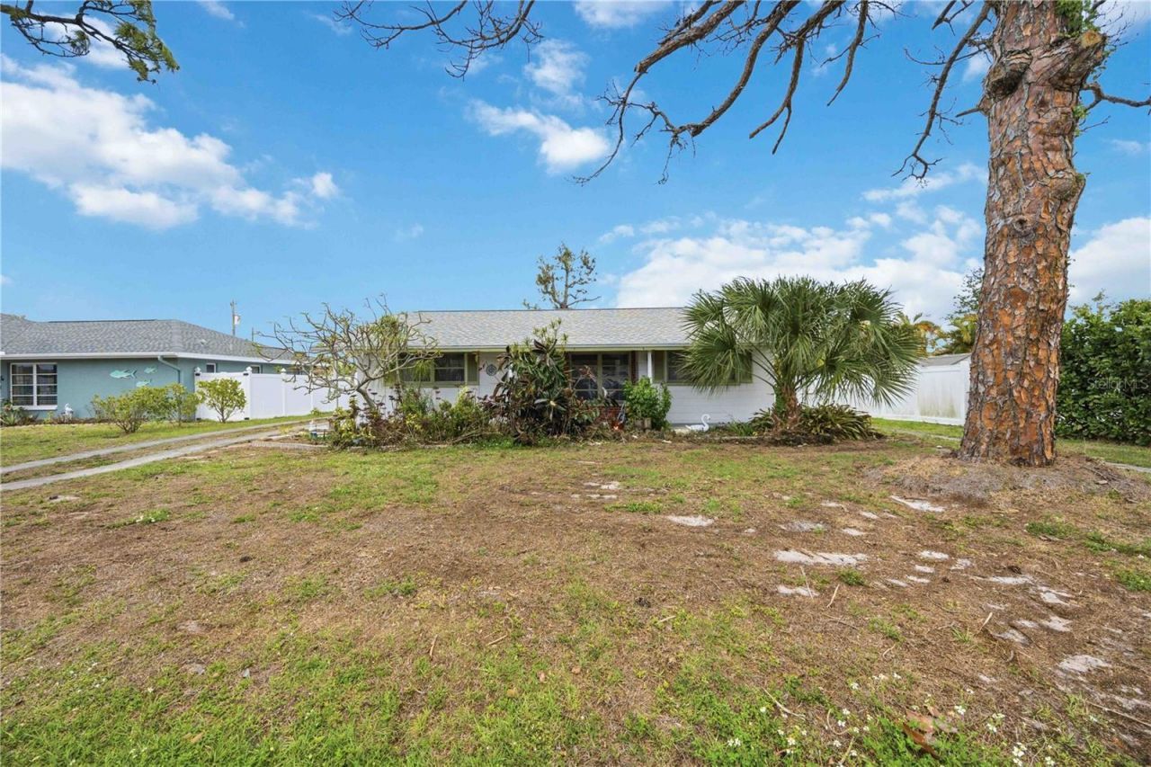 309 Base Avenue E, Venice, FL 34285 Photo