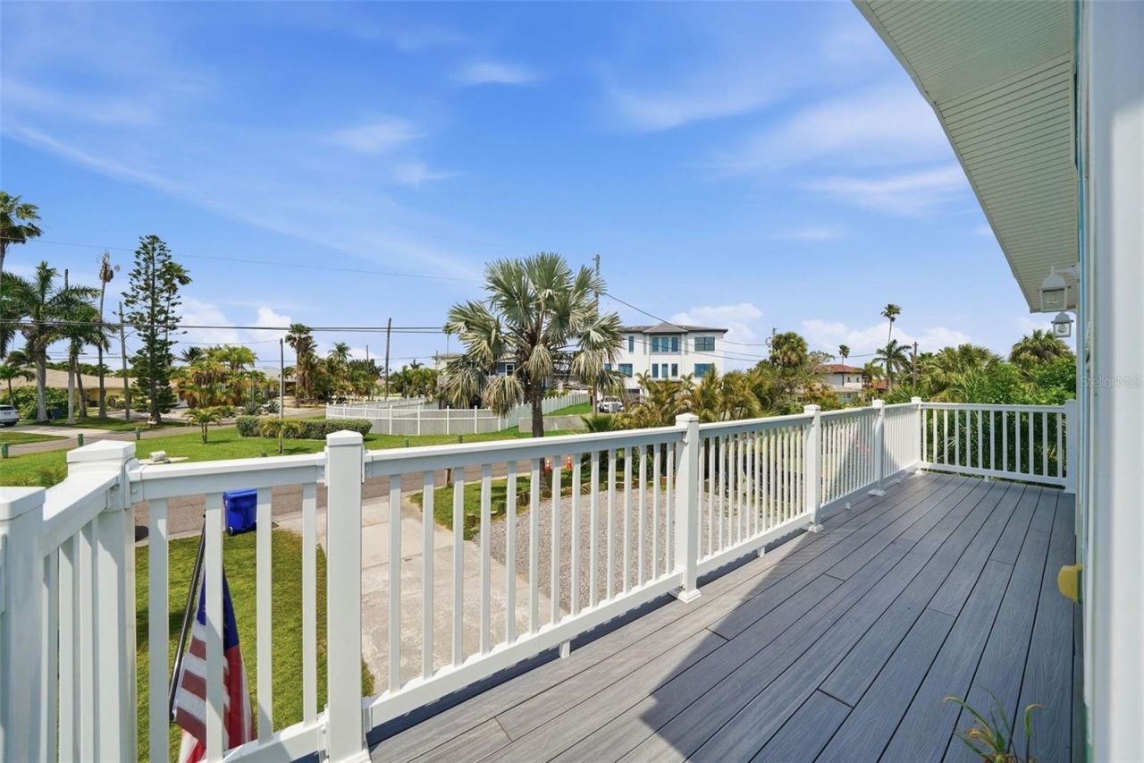 15823 Redington Drive, Redington Beach, FL 33708 Photo