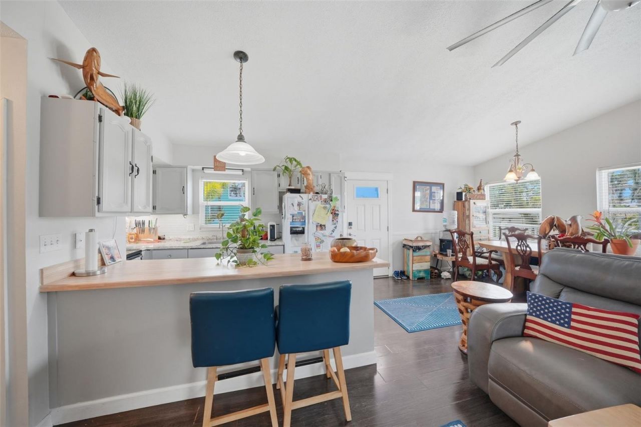 15823 Redington Drive, Redington Beach, FL 33708 Photo