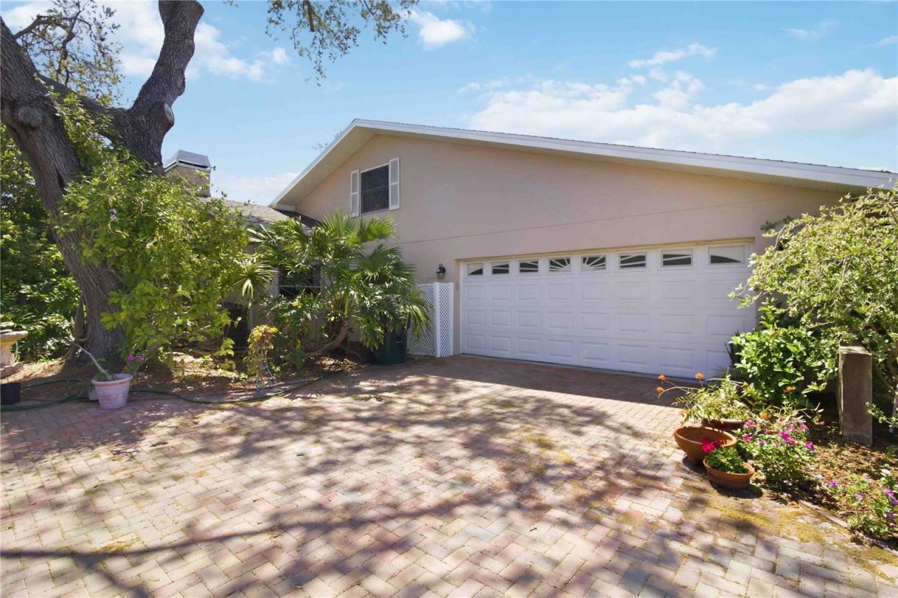 3951 Country View Drive, Sarasota, FL 34233 Photo