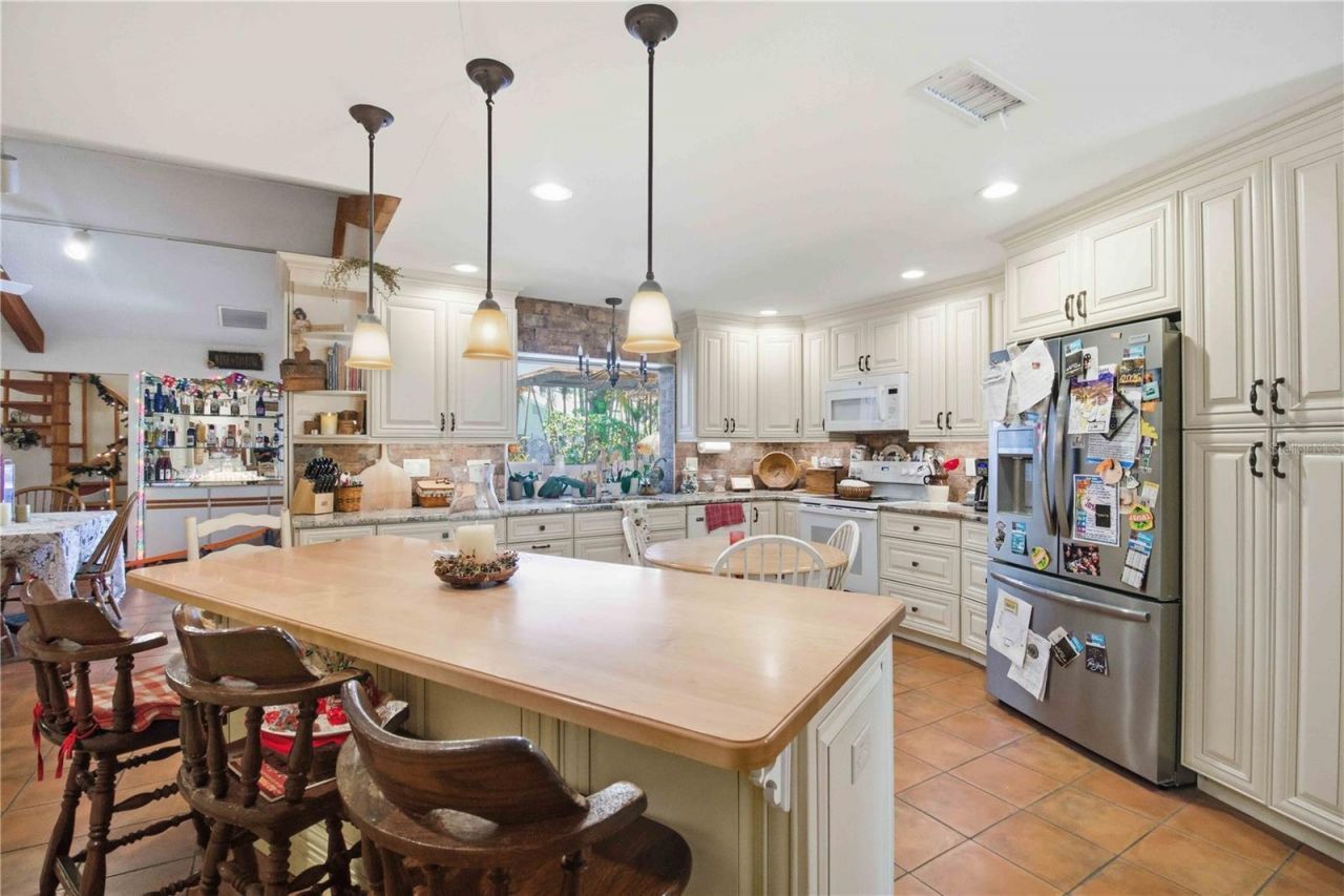 3951 Country View Drive, Sarasota, FL 34233 Photo