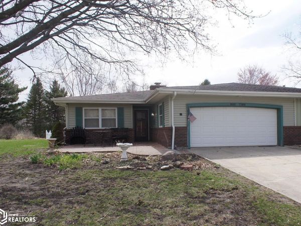 102 Bicentennial Court, Webster City, IA 50595