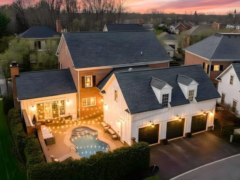 7705 Ogden Woods Boulevard, New Albany, OH 43054 Photo 2