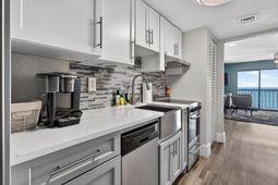 210 75th Ave N photo 4