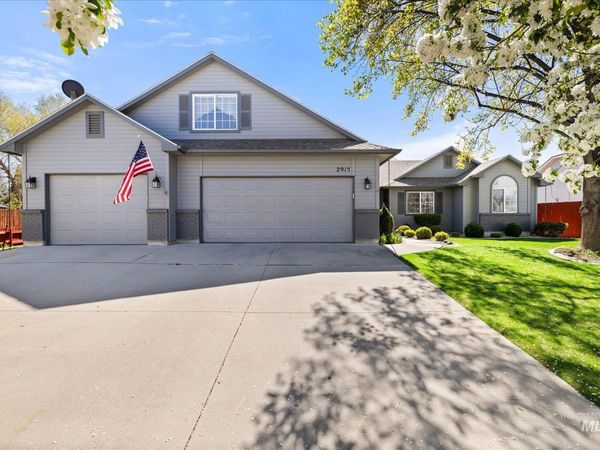 2915 E Green Canyon Dr, Meridian, ID 83642
