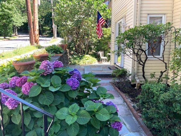 28 Beaconsfield Rd, Unit 1, Brookline, MA 02445