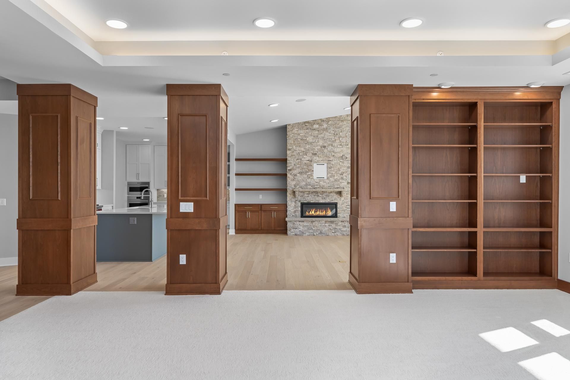 1 Hill Farm Road , North Oaks, MN 55127