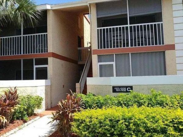 1533 SE Royal Green Circle, Unit 104, Port St. Lucie, FL 34952