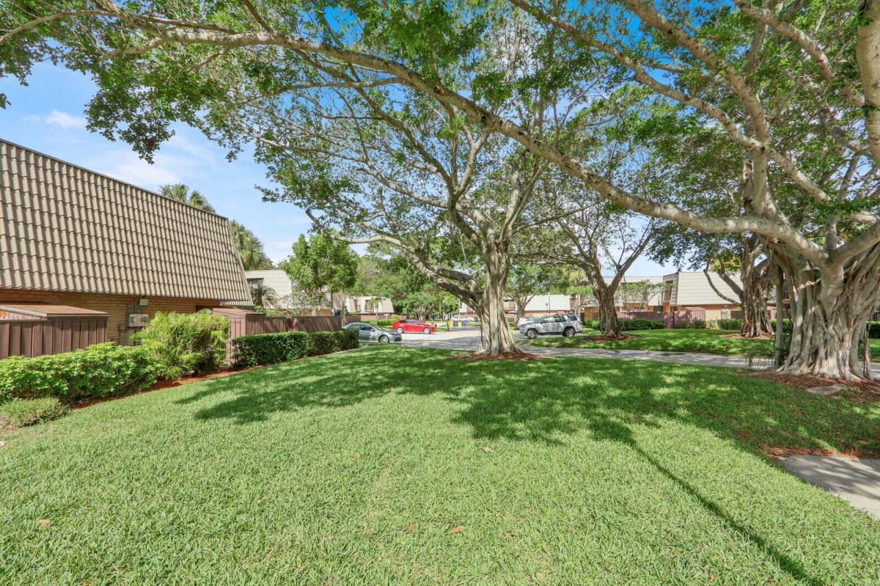 6605 66th Way, West Palm Beach, FL 33409 Photo