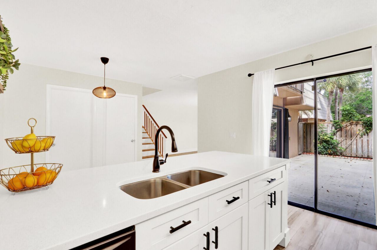 6605 66th Way, West Palm Beach, FL 33409 Photo