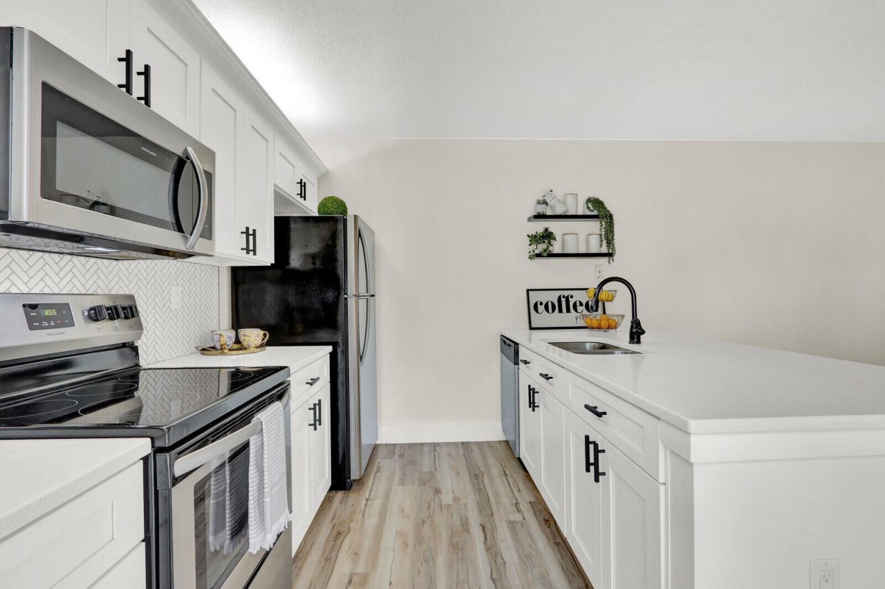 6605 66th Way, West Palm Beach, FL 33409 Photo