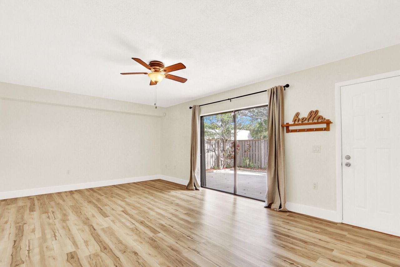 6605 66th Way, West Palm Beach, FL 33409 Photo