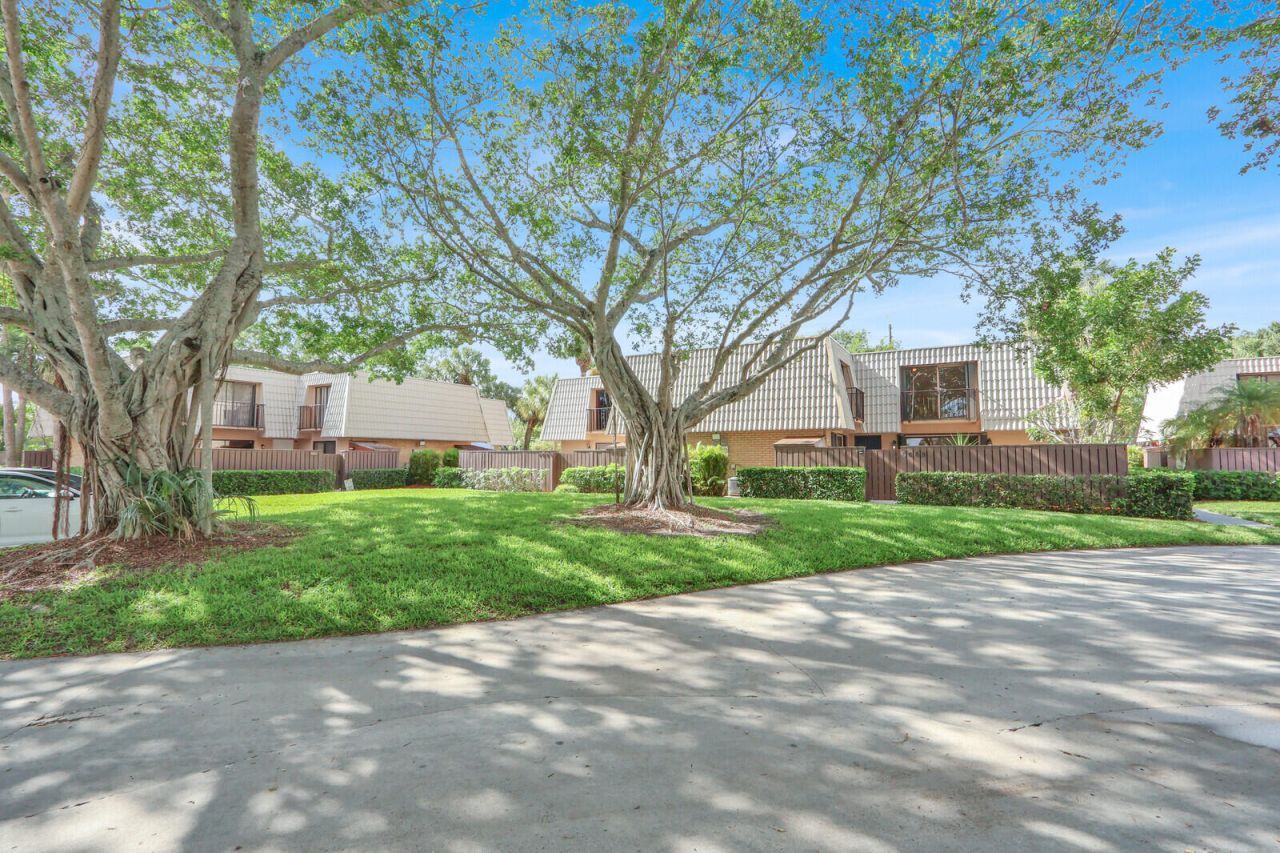 6605 66th Way, West Palm Beach, FL 33409 Photo