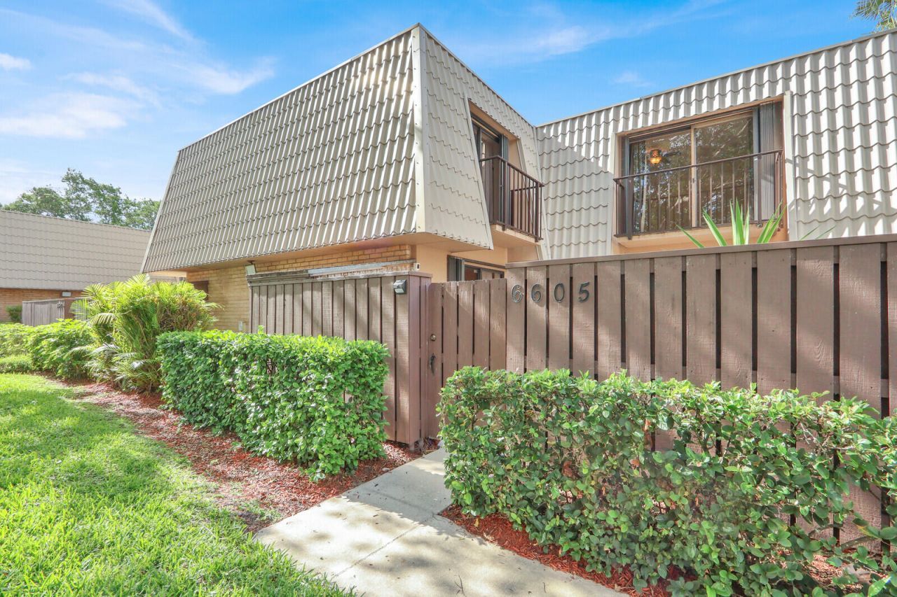 6605 66th Way, West Palm Beach, FL 33409 Photo