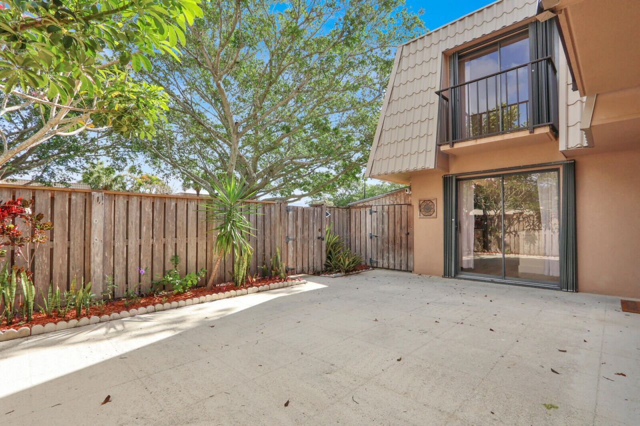 6605 66th Way, West Palm Beach, FL 33409 Photo