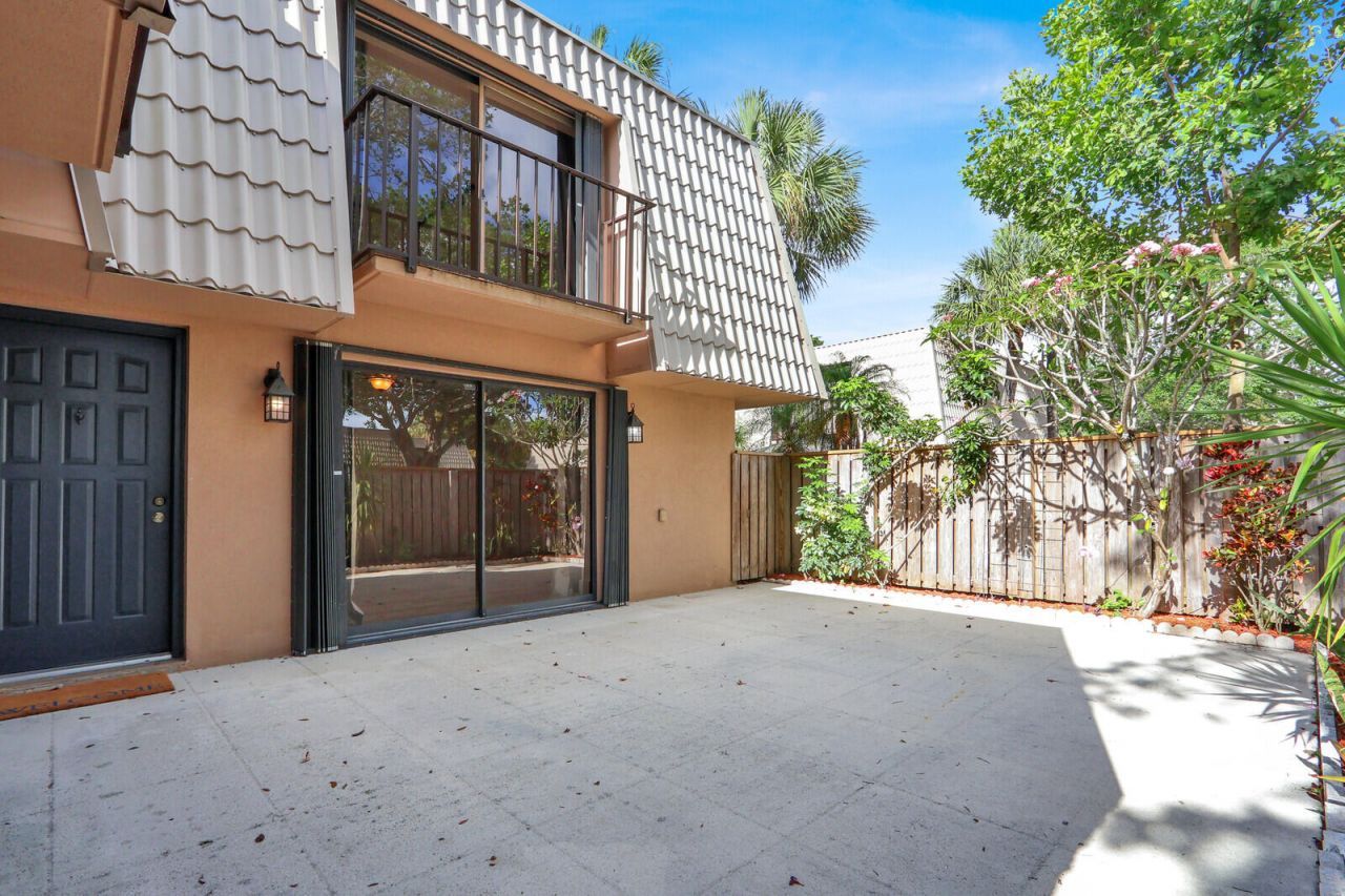 6605 66th Way, West Palm Beach, FL 33409 Photo