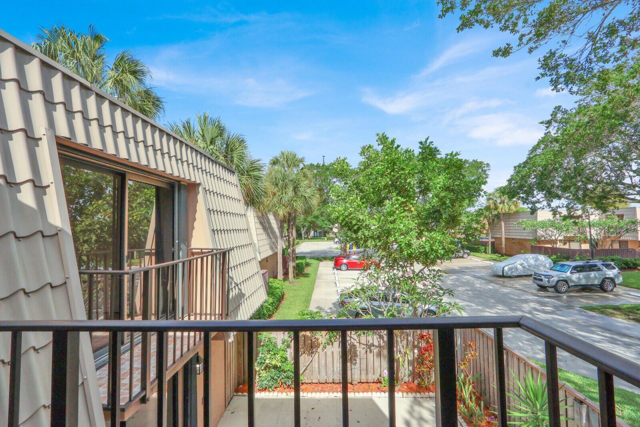 6605 66th Way, West Palm Beach, FL 33409 Photo