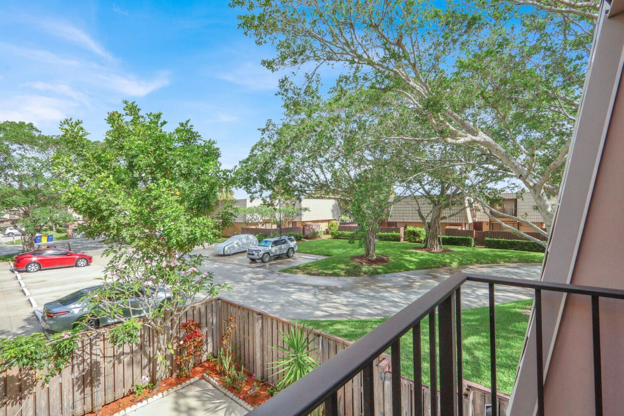 6605 66th Way, West Palm Beach, FL 33409 Photo