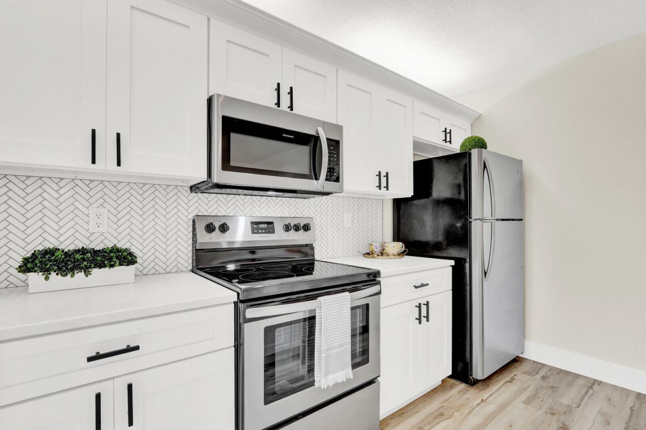 6605 66th Way, West Palm Beach, FL 33409 Photo