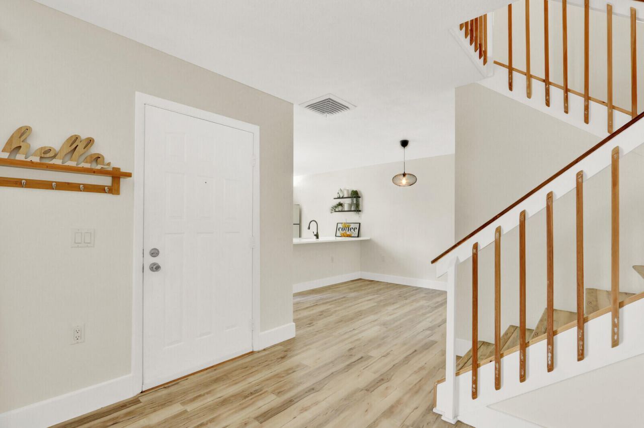 6605 66th Way, West Palm Beach, FL 33409 Photo