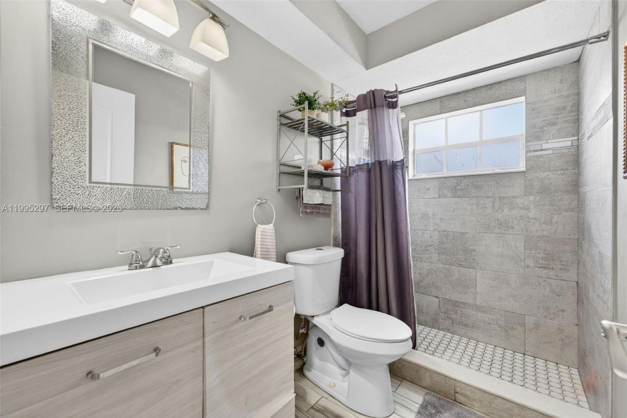 17201 SW 150th Ct , Miami, FL 33187 Photo