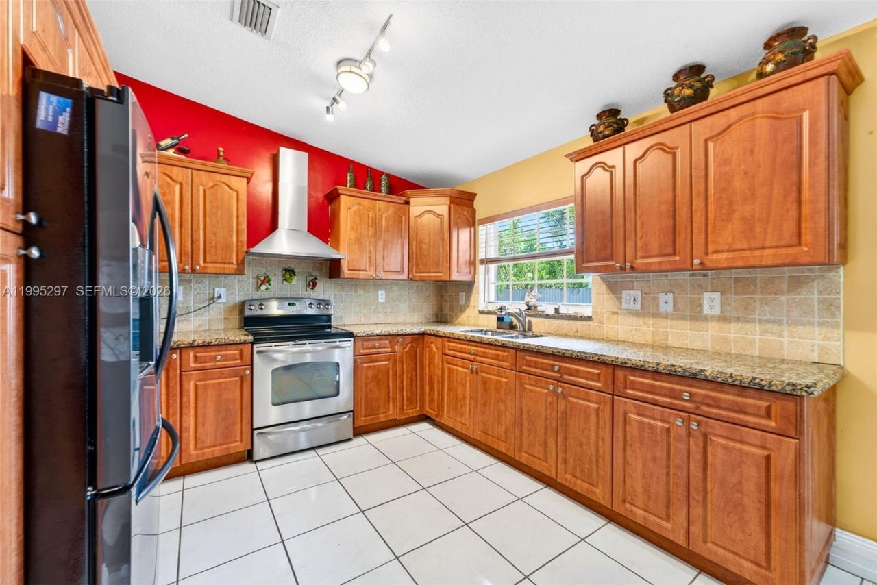 17201 SW 150th Ct , Miami, FL 33187 Photo