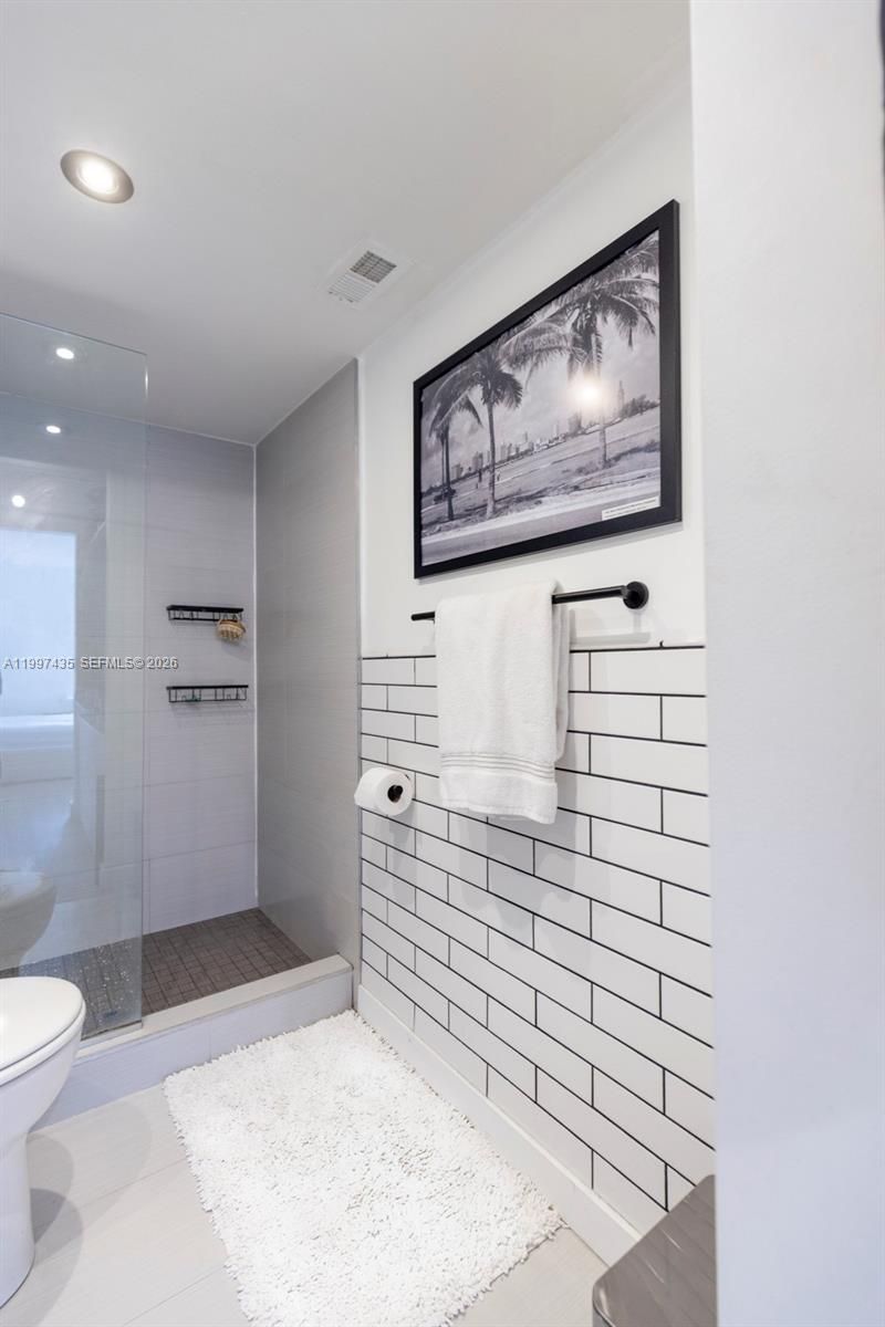 6801 Indian Creek Dr , Unit 708, Miami Beach, FL 33141 Photo