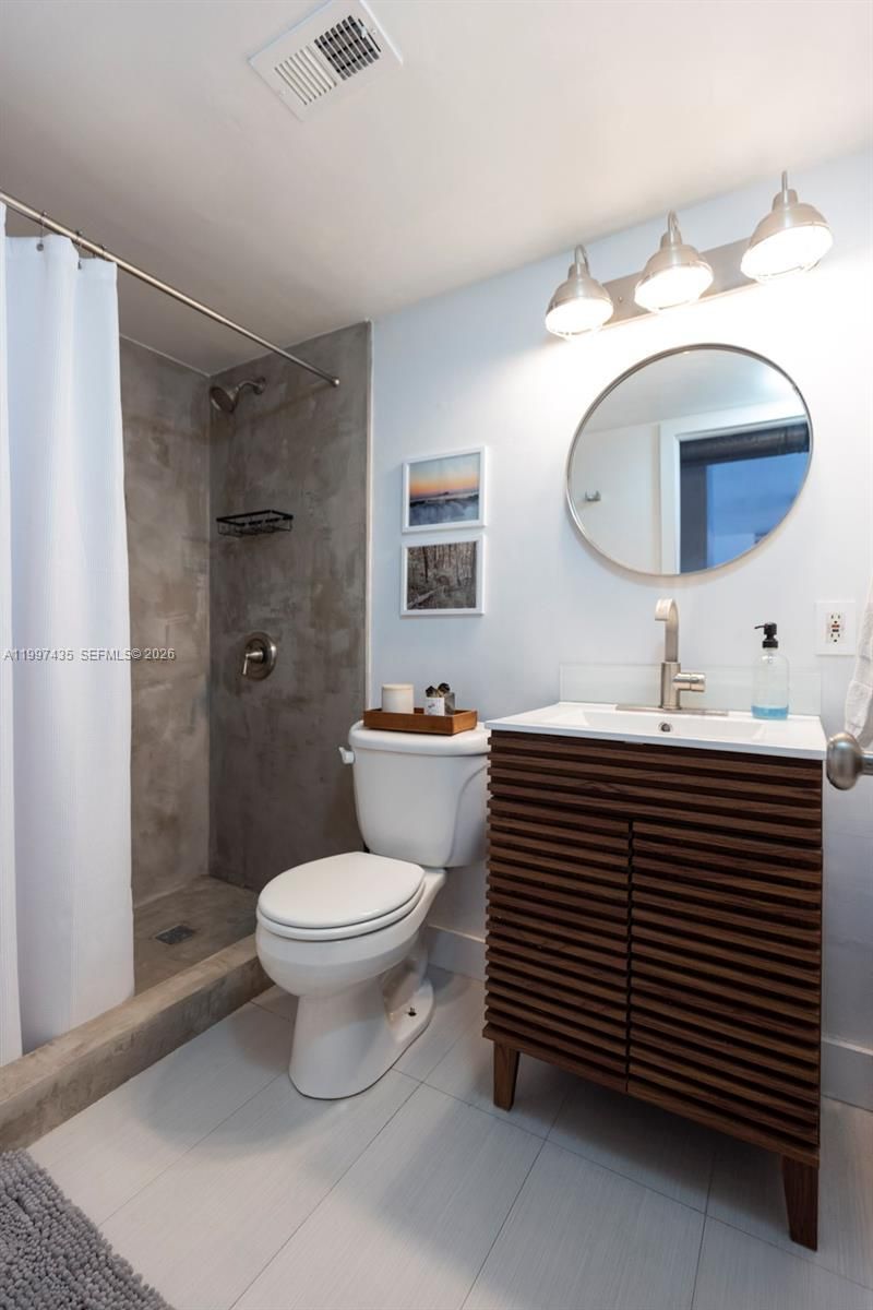 6801 Indian Creek Dr , Unit 708, Miami Beach, FL 33141 Photo